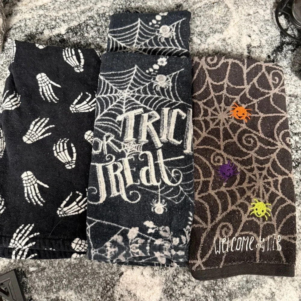 Halloween Kitchen Towels – Spooky “Trick or Treat” Set (4 Towels)